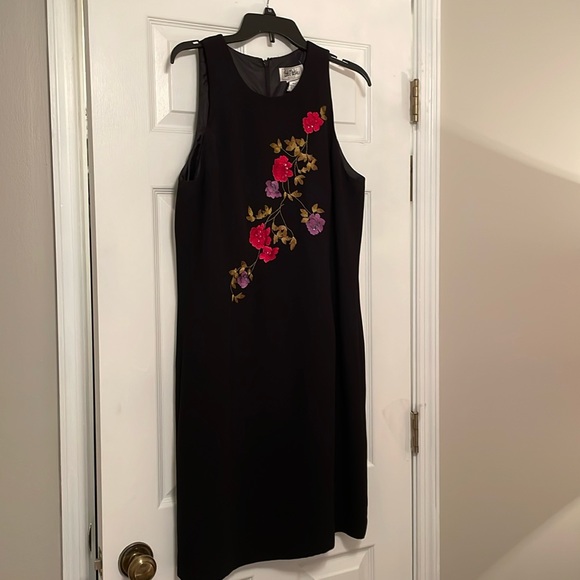 Sleeveless Dress with Detailed Embroidery.. - Picture 1 of 4